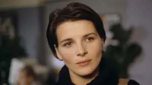 Backdrop to the movie "Three Colors: Blue" #202689