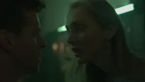 Backdrop to the movie "CHASER" #544737