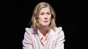 Backdrop to the movie "National Theatre Live: Inter Alia" #767752