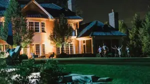 Backdrop to the movie "Pools" #638623