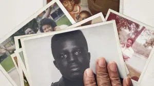 Backdrop to the movie "Strong Island" #499094