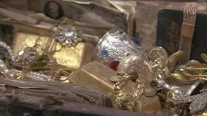 Backdrop to the movie "Holes" #673761