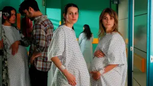 Backdrop to the movie "Parallel Mothers" #259571