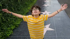 Backdrop to the movie "Ezra" #663298