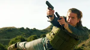 Backdrop to the movie "Under Fire" #632116