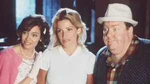 Backdrop to the movie "Alien Avengers" #677786