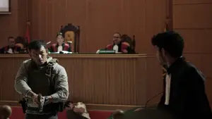 Backdrop to the movie "The Verdict" #535634