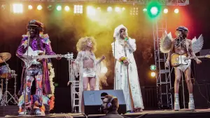 Backdrop to the movie "Spinning Gold" #389046