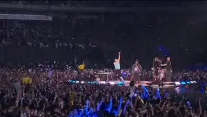 Backdrop to the movie "Coldplay - Live In Ahmedabad" #734472