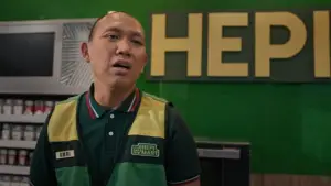 Backdrop to the movie "The Super Frugal Family" #789394