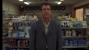 Backdrop to the movie "Signs" #670290