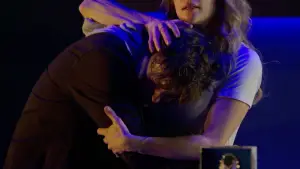 Backdrop to the movie "Next to Normal" #790559