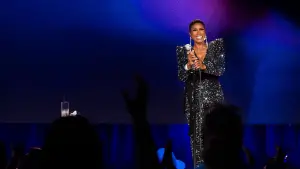 Backdrop to the movie "Sommore: Chandelier Fly" #538016