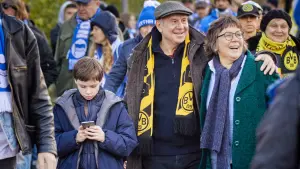 Backdrop to the movie "Weekend Rebels" #372740