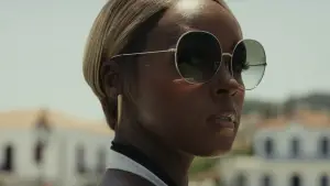 Backdrop to the movie "Glass Onion: A Knives Out Mystery" #592478