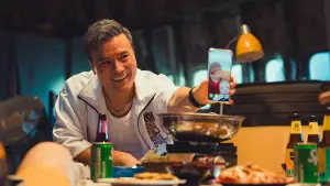 Backdrop to the movie "Breaking and Re-entering" #757796