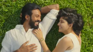 Backdrop to the movie "Mazhameenukal" #770687