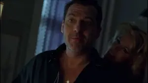 Backdrop to the movie "Swindle" #712972