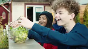 Backdrop to the movie "Young Hearts" #724630