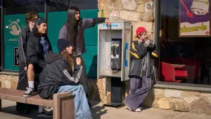 Backdrop to the movie "Y2K" #604467