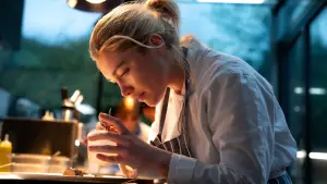 Backdrop to the movie "We Live in Time" #563072