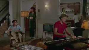 Backdrop to the movie "Running on Empty" #390220