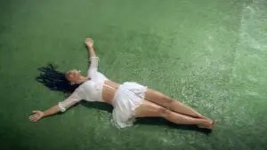 Backdrop to the movie "Dilwale Dulhania Le Jayenge" #749086