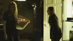 Backdrop to the movie "Haunter" #305099