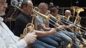 Backdrop to the movie "Nous l