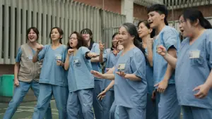 Backdrop to the movie "Sunshine Women