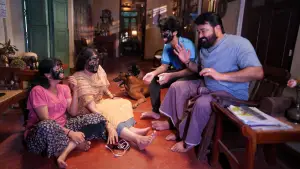 Backdrop to the movie "Thudarum" #719821