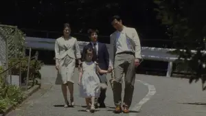 Backdrop to the movie "Still Walking" #755139