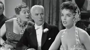 Backdrop to the movie "A King in New York" #358084