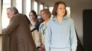 Backdrop to the movie "Young Woman and the Sea" #618432