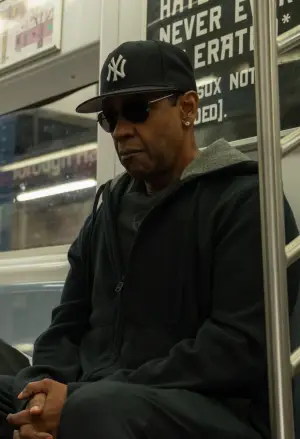 Poster to the movie "Highest 2 Lowest" #780696