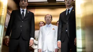 Backdrop to the movie "Hi-Five" #571280