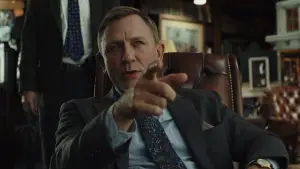 Backdrop to the movie "Knives Out" #561287