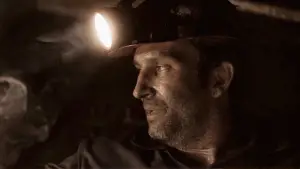 Backdrop to the movie "Mine 9" #767933