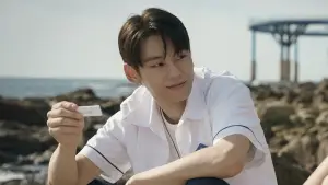 Backdrop to the movie "Love Untangled" #594324