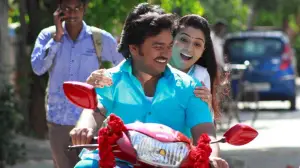 Backdrop to the movie "Aarambame Attagasam" #743291