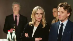 Backdrop to the movie "Auction" #646189