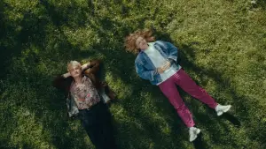 Backdrop to the movie "How to Be Normal and the Oddness of the Other World" #781582