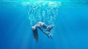 Backdrop to the movie "Under the Silver Lake" #324034