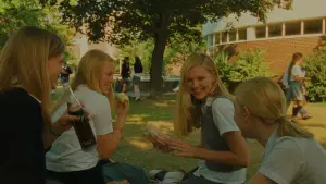 Backdrop to the movie "The Virgin Suicides" #790604