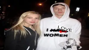 Backdrop to the movie "Blade" #621069