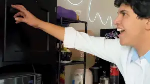 Backdrop to the movie "Av Antura" #687317