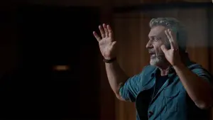 Backdrop to the movie "On the Line" #299073