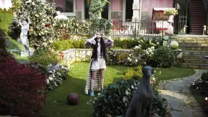 Backdrop to the movie "Poor Things" #584037