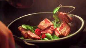 Backdrop to the movie "Turning Red" #581743