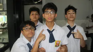 Backdrop to the movie "Screentime" #792518